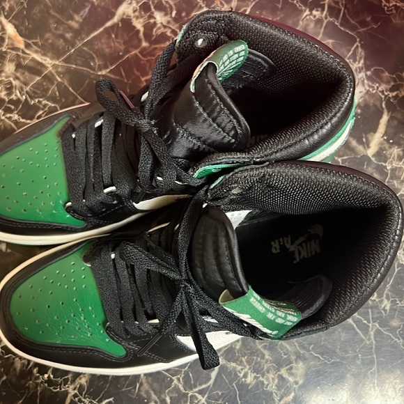 Jordan 1” Pine greens. Hi OG. Wellington negotiate reasonable offers. - Picture 7 of 7